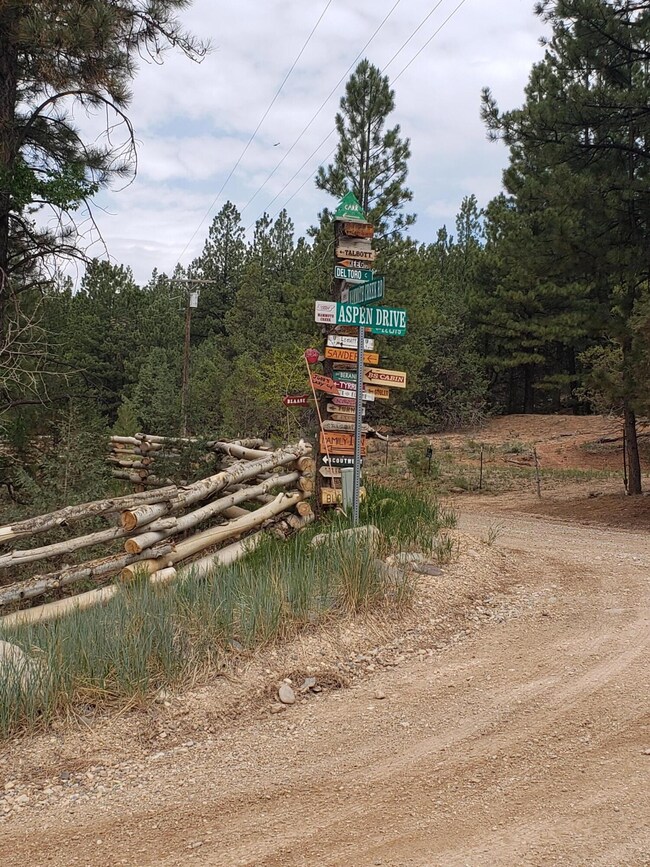 345 W Pinyon Dr, Hatch, UT 84735 - photo 3