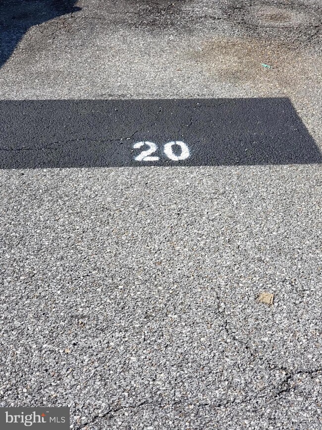 2061 Alice Ave unit 102, Oxon Hill, MD 20745 - photo 4