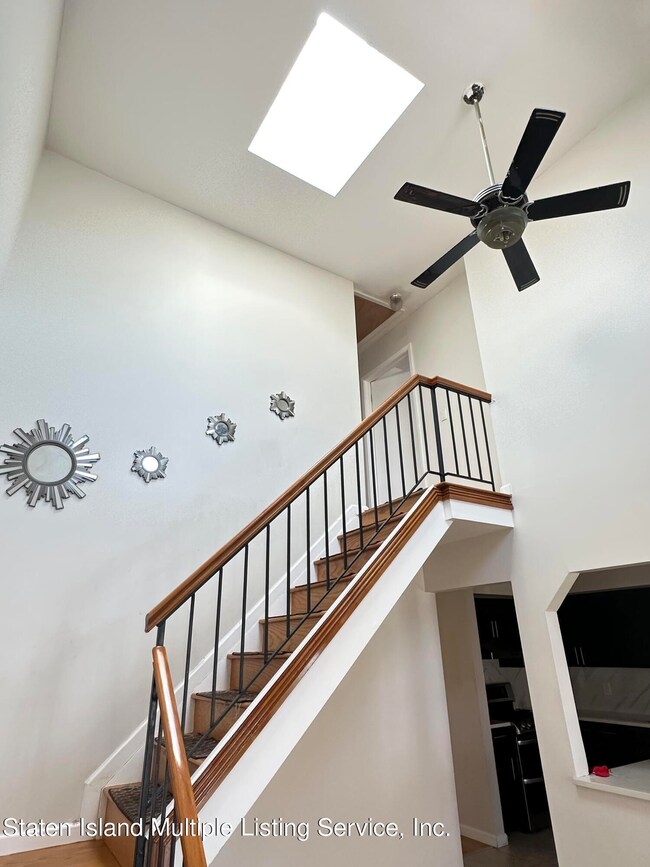 161 Lamped Loop unit A, Staten Island, NY 10314 - photo 7