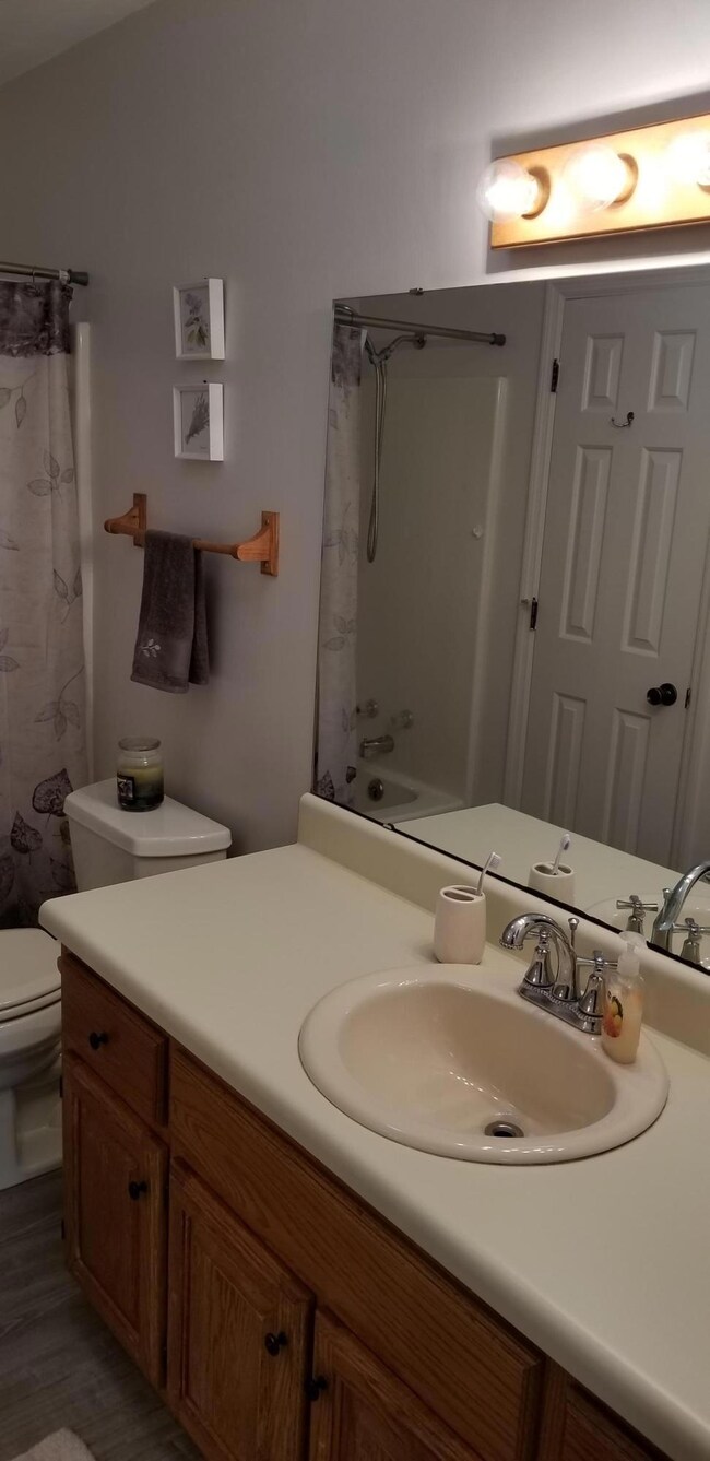 5 Entry Level Bedroom