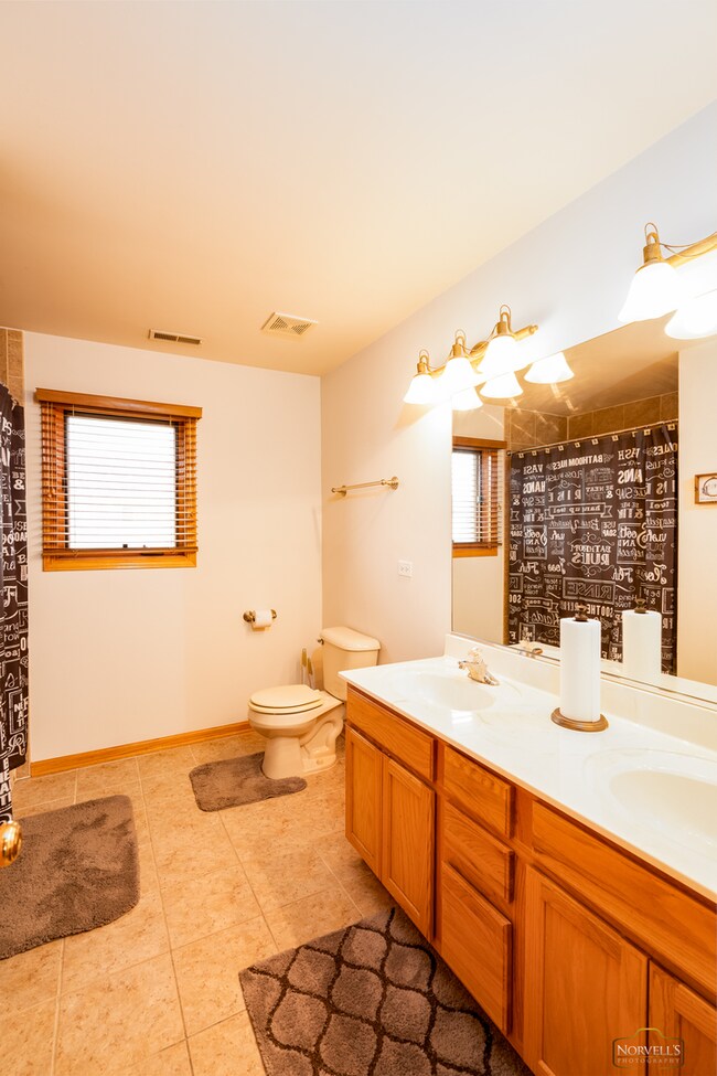 18579 Maple Ave, Country Club Hills, IL 60478 - photo 4