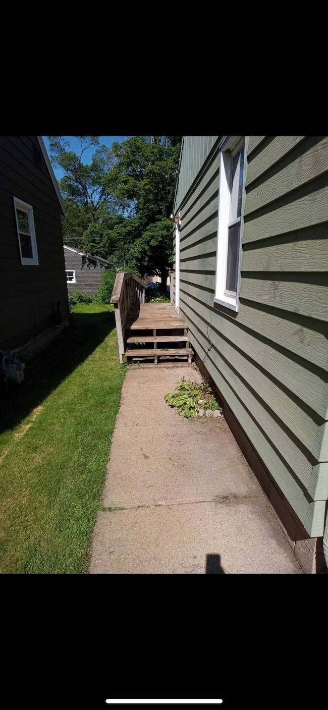 817 33rd Ave N, Saint Cloud, MN 56303 - photo 2