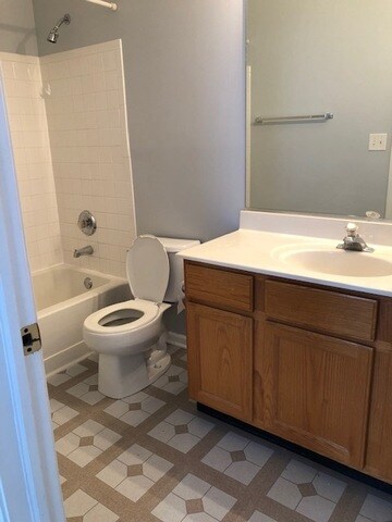 1803 Grove Ave unit 77B180, Schaumburg, IL 60193 - photo 4