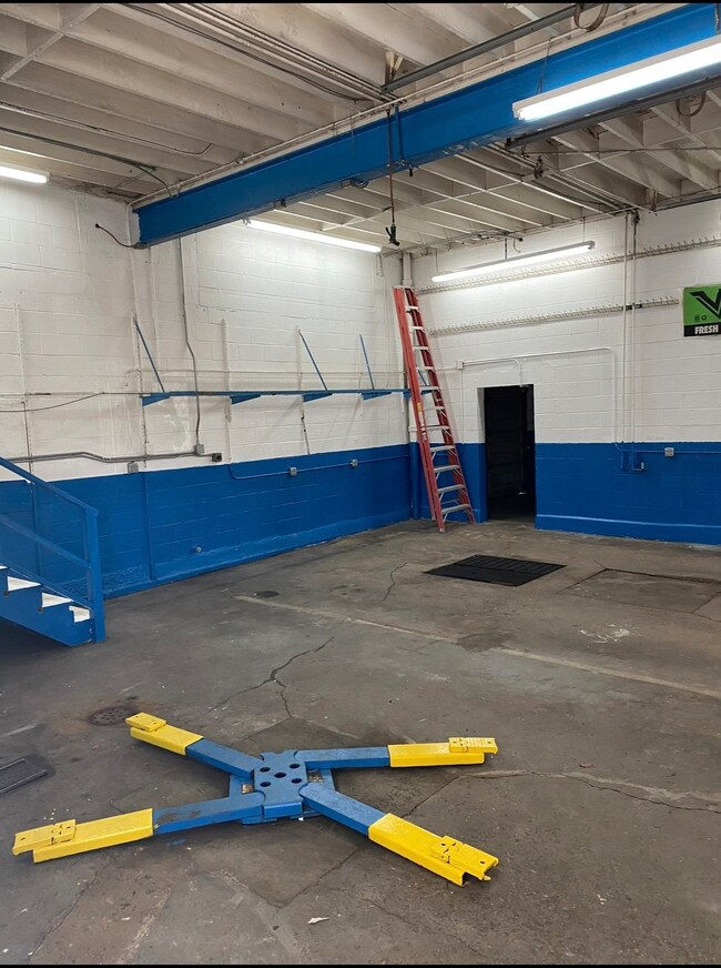 1101 Berry Rd, Houston, TX 77022 - photo 4