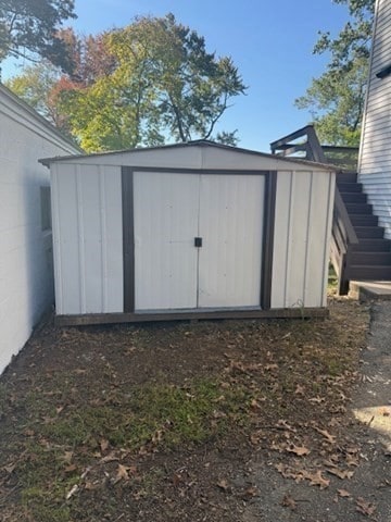 61 Glenmore St, Springfield, MA 01129 - photo 2