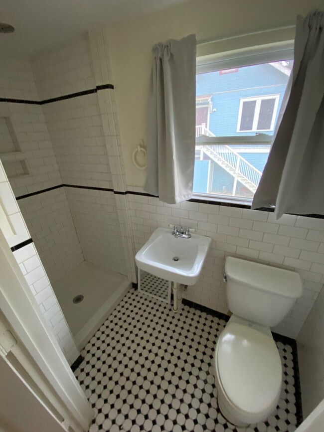 328 Moody St unit 1/2, Houston, TX 77009 - photo 6