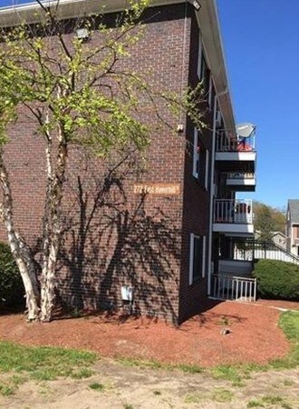 272 E Haverhill St unit 16, Lawrence, MA 01841 - photo 3