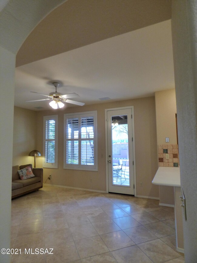 5360 E Calle Vista de Colores, Tucson, AZ 85711 - photo 7