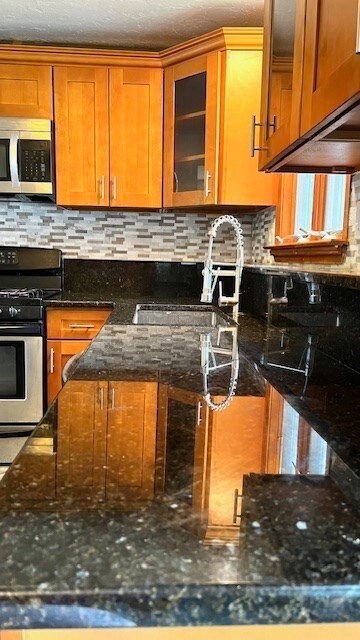 1 Hayward St, Randolph, MA 02368 - photo 6