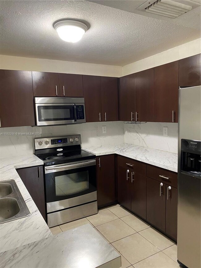 15430 SW 82nd Ln unit 611, Miami, FL 33193 - photo 6