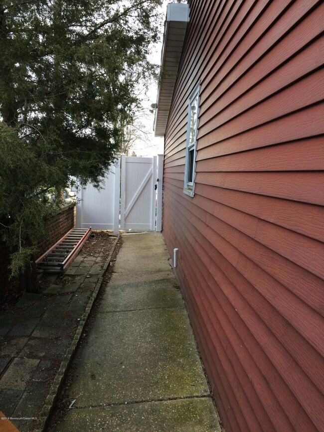 164 Rumson Rd unit 2nd Floor, Little Silver, NJ 07739 - photo 2