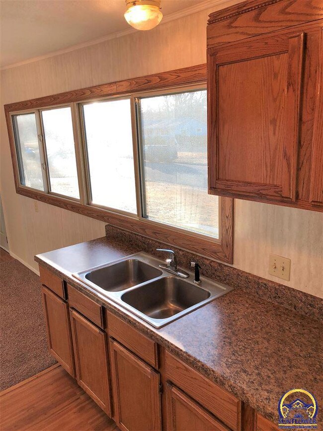 1900 SW Harp Place, Topeka, KS 66611 - photo 7