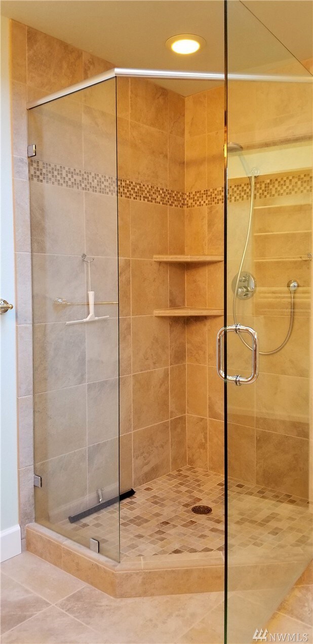 5704 61st Ave W, University Place, WA 98467 - photo 2