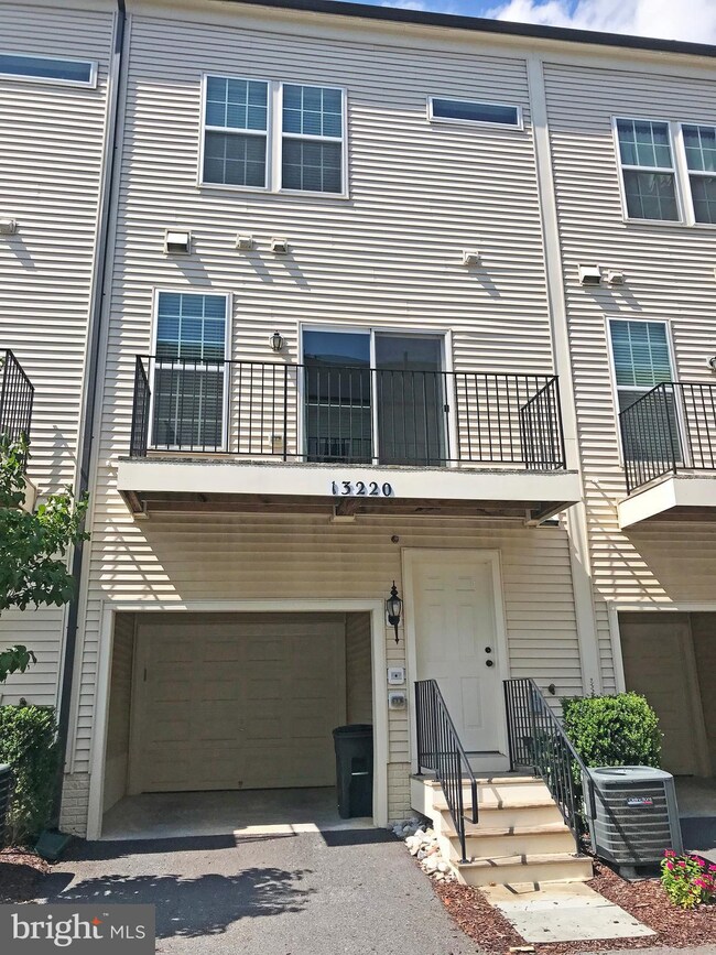 13220 Shawnee Ln unit 804, Clarksburg, MD 20871 - photo 2
