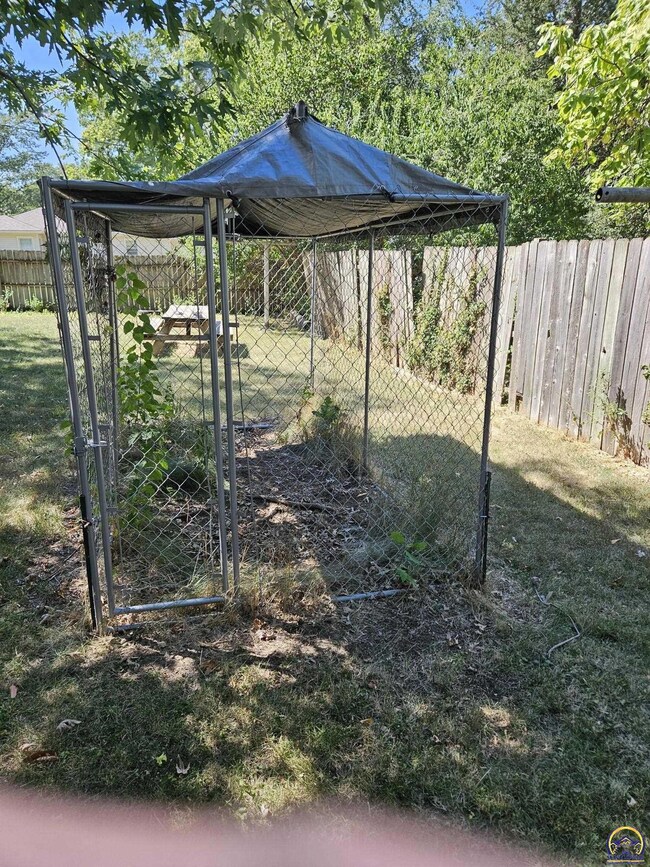 1217 SW Frazier Ave, Topeka, KS 66604 - photo 5