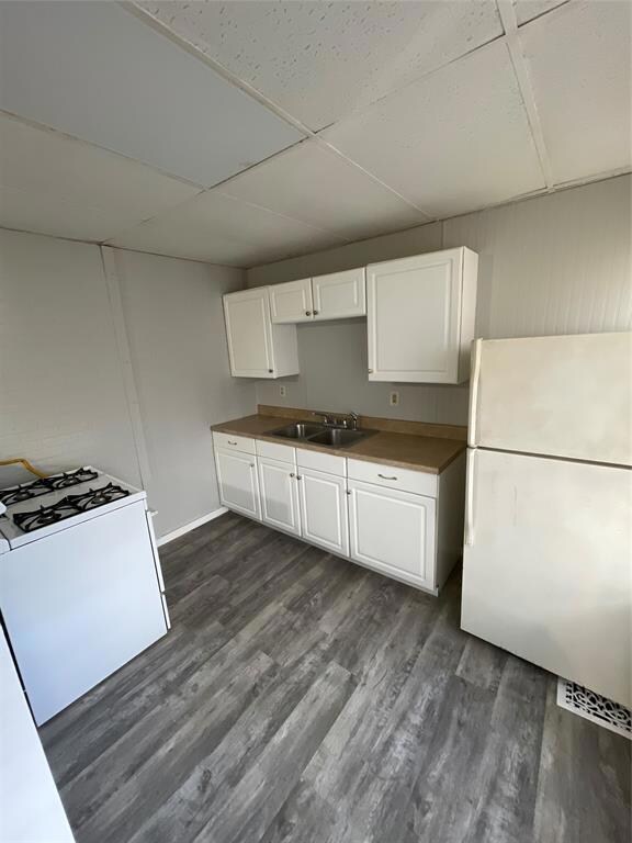 303 2nd St unit 4, Covington, IN 47932 - photo 3