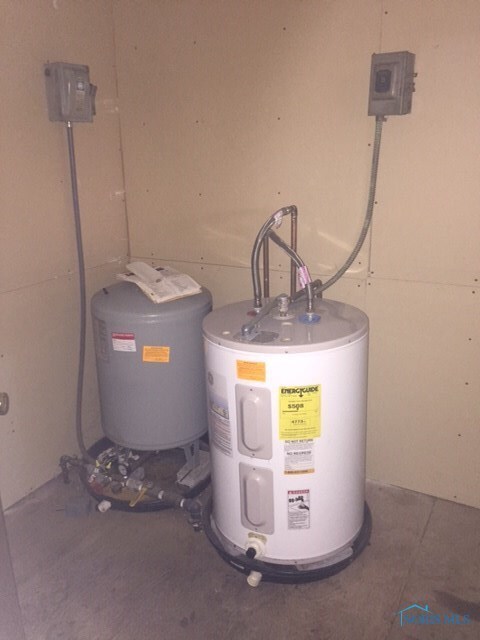 23092 Edgefield Dr, Genoa, OH 43430 - photo 6