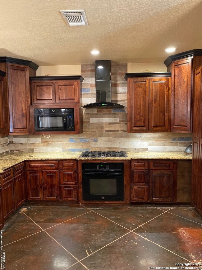 10908 Doheny, Helotes, TX 78023 - photo 7