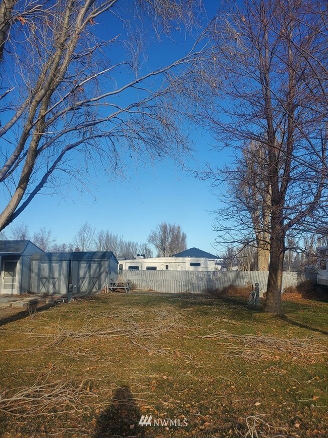 7037 Highway 262 E unit 47-48, Othello, WA 99344 - photo 4