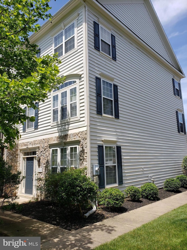 13965 Greendale Dr, Woodbridge, VA 22191 - photo 2