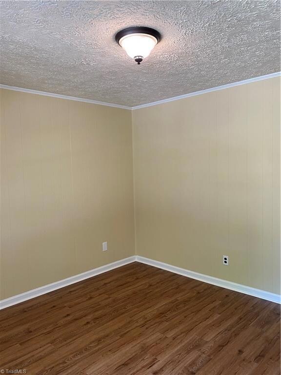 1134 E Twenty Fourth St, Winston Salem, NC 27101 - photo 3