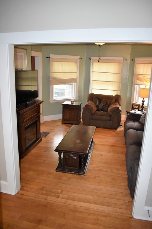 13 Bancroft Park, Hopedale, MA 01747 - photo 3