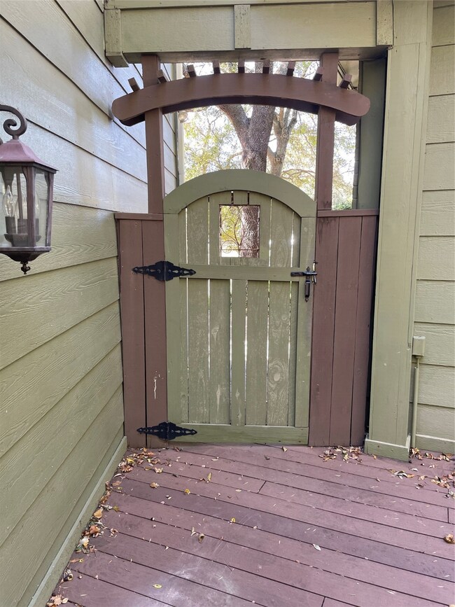 1912 Talon Dr, Friendswood, TX 77546 - photo 3