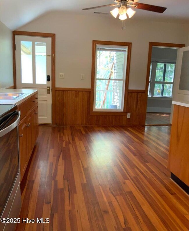 220 E Vermont Ave, Southern Pines, NC 28387 - photo 5