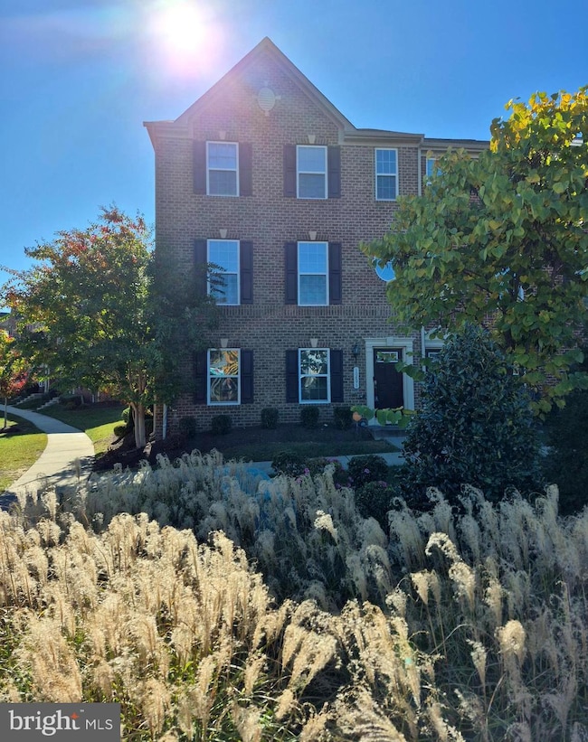 10891 Saint Patricks Park Aly, Waldorf, MD 20603 - photo 3