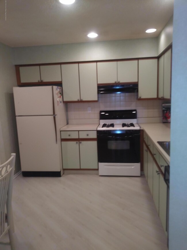 27 Sloop Square, Freehold, NJ 07728 - photo 7