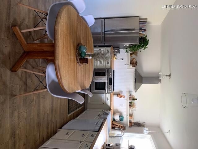 natural light in kitchen