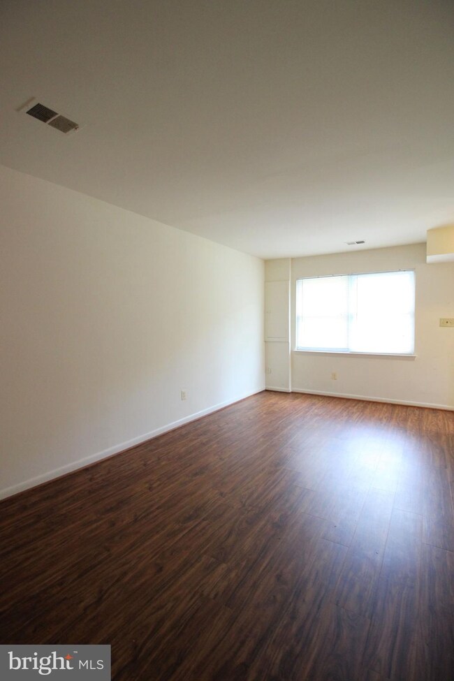 9636 Hagel Cir unit E, Lorton, VA 22079 - photo 4