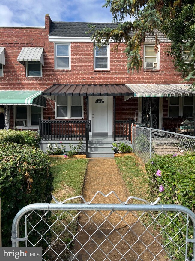 912 Whitmore Ave, Baltimore, MD 21216 - photo 3