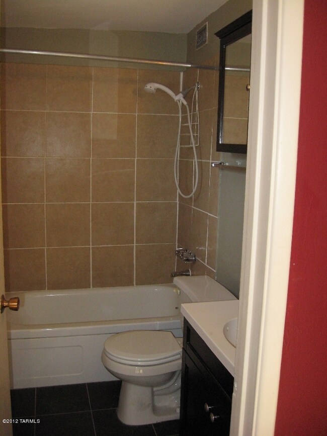 1301 W Calle Del Ensayador 003