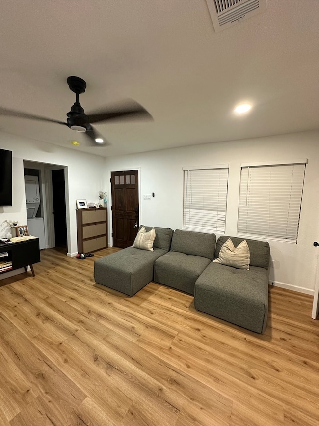 32 Farrell St unit A, Houston, TX 77022 - photo 5