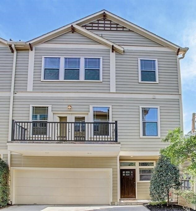 Corner unit C has private bask yard and bonus side