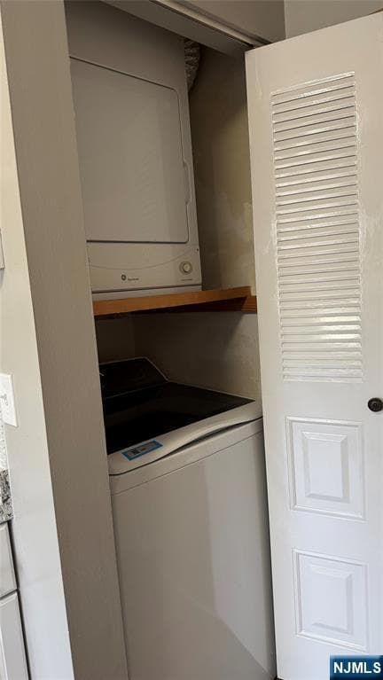 324 Sharon Ct, Woodbridge Proper, NJ 07095 - photo 6