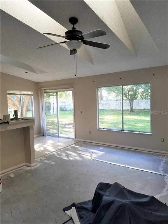 8115 Lesia Cir, Orlando, FL 32835 - photo 3