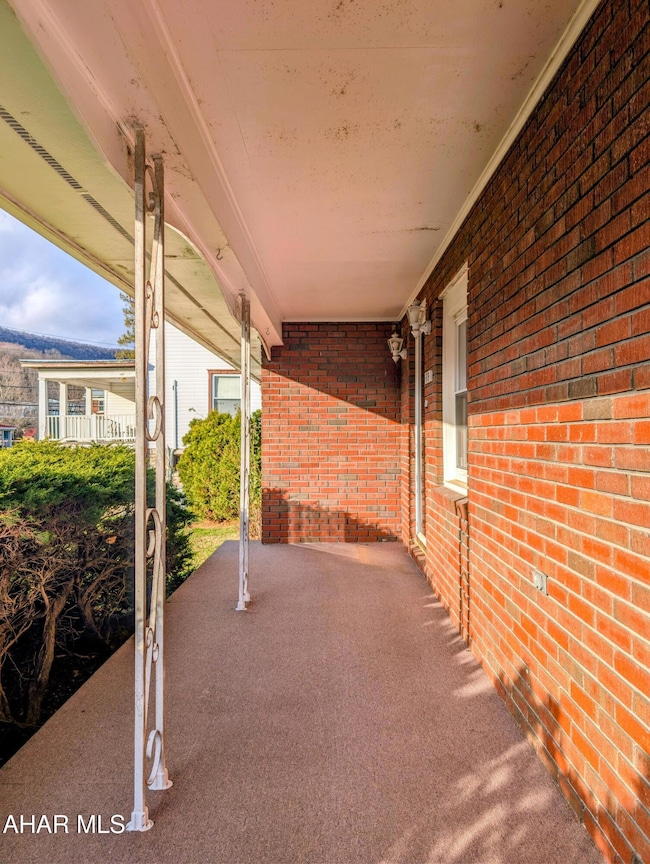 619 N Spring St, Everett, PA 15537 - photo 2