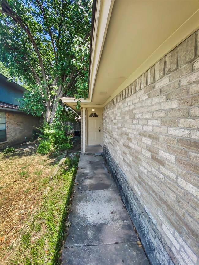 513 S Las Vegas Trail, Fort Worth, TX 76108 - photo 7