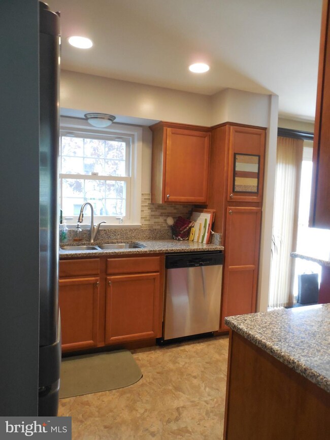 3070 White Birch Ct, Fairfax, VA 22031 - photo 4