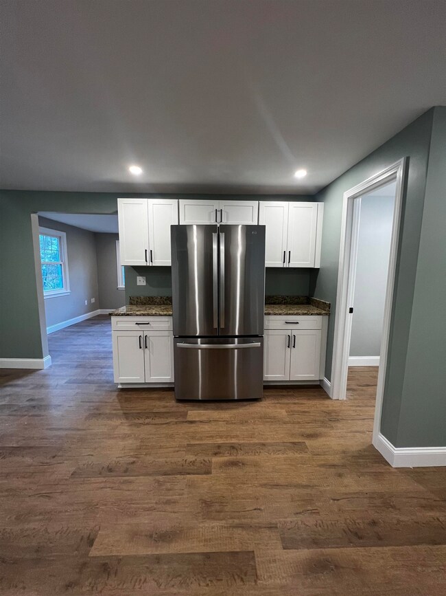 16 Boulder Dr unit B, Hudson, NH 03051 - photo 2