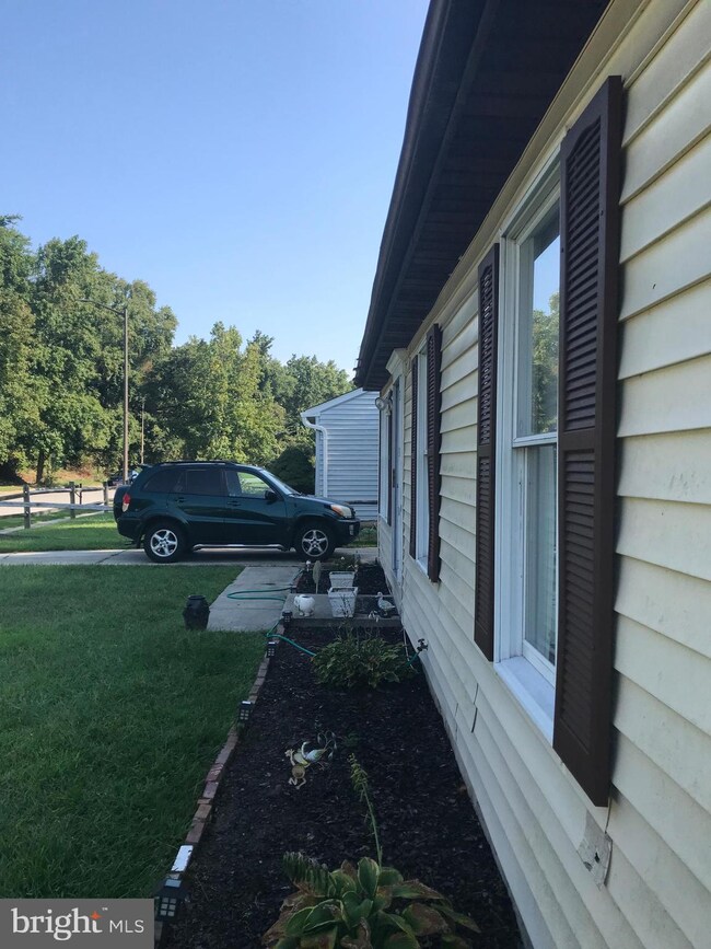 7871 New Freetown Rd, Pasadena, MD 21122 - photo 3