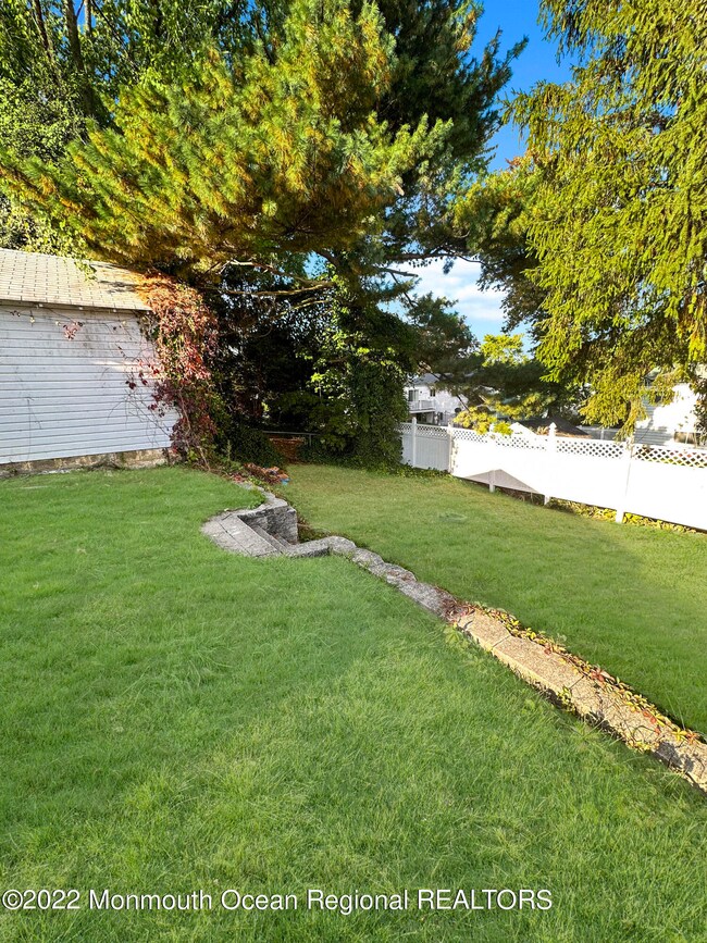 63 Walnut Ave, Red Bank, NJ 07701 - photo 5