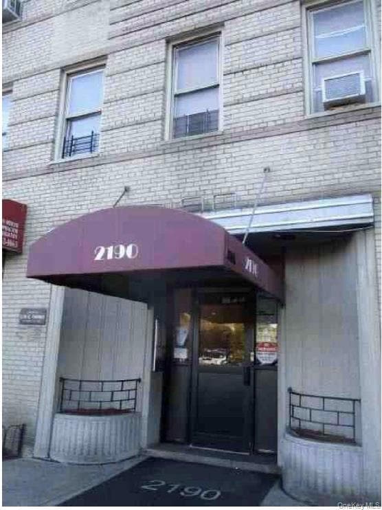 2190 Boston Rd unit 2J, Bronx, NY 10462 - photo 4