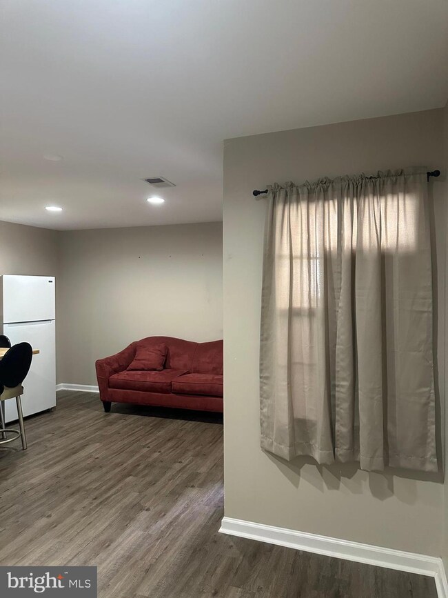 4250 Ashmere Cir, Dumfries, VA 22025 - photo 7