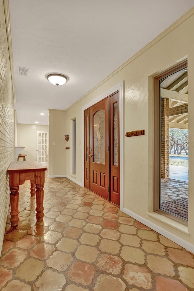 2011 Briarwood Cir, Fredericksburg, TX 78624 - photo 5