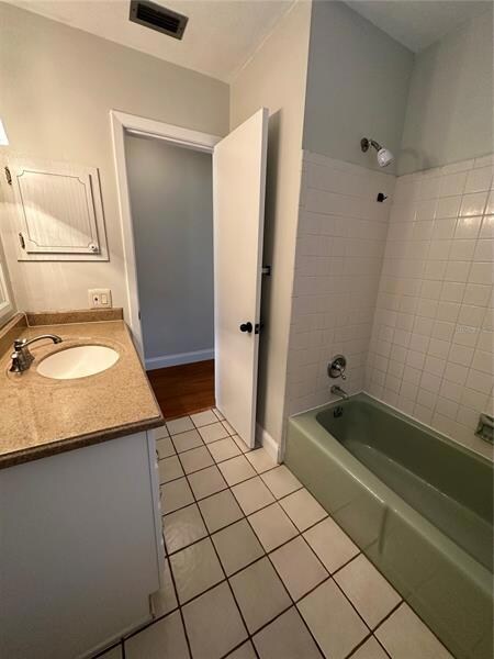 Main Bath 