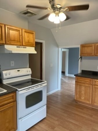 18 Vassar St unit 2, Springfield, MA 01109 - photo 2