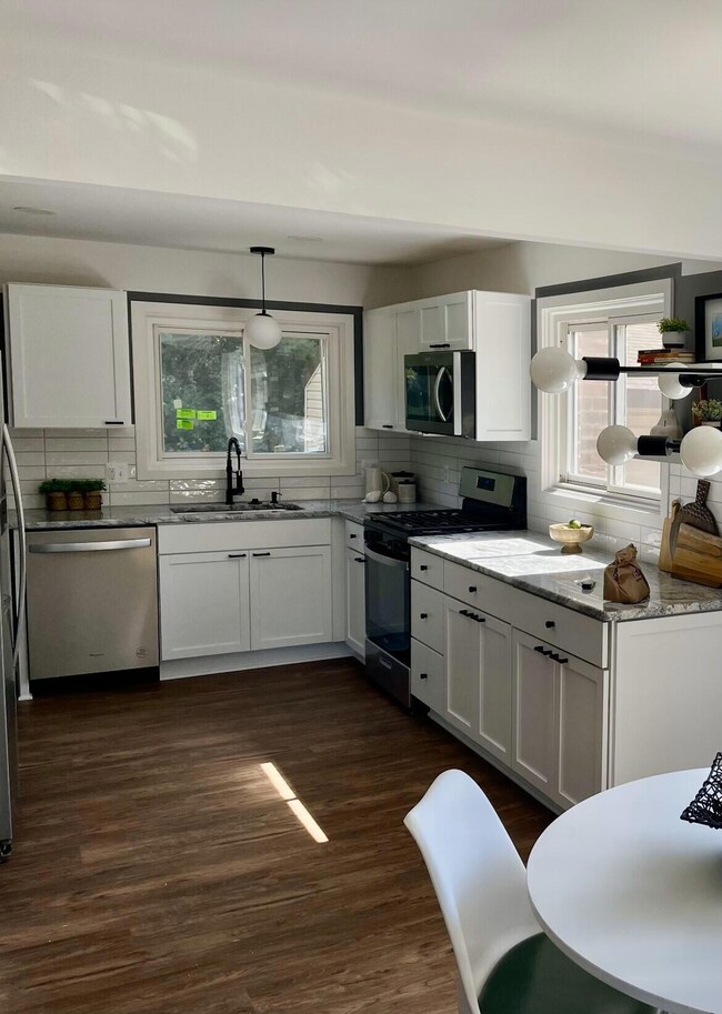 3816 Anoka Dr, Waterford, MI 48329 - photo 5